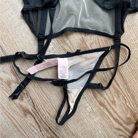 NWT Victoria’s Secret lace corset - Picture 3 of 4